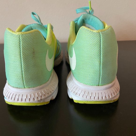 Nike Training Sneaker - Picture 3 of 4